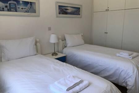 Kings Palace - Superb 2 Bed Ground Floor Apartment بافوس المظهر الخارجي الصورة