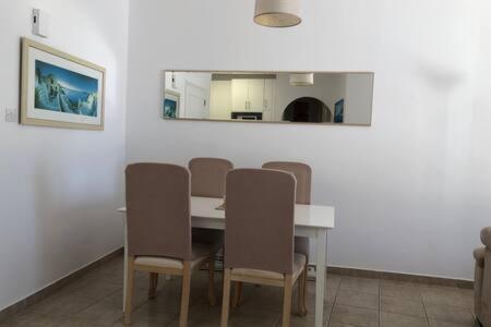 Kings Palace - Superb 2 Bed Ground Floor Apartment بافوس المظهر الخارجي الصورة