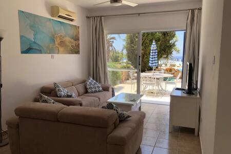 Kings Palace - Superb 2 Bed Ground Floor Apartment بافوس المظهر الخارجي الصورة