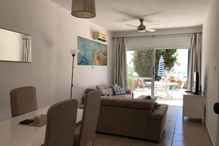 Kings Palace - Superb 2 Bed Ground Floor Apartment بافوس المظهر الخارجي الصورة